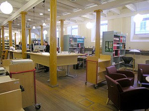 Arkiv och biblioteks nya informationsdisk på Storgatan 41 i Stockholm