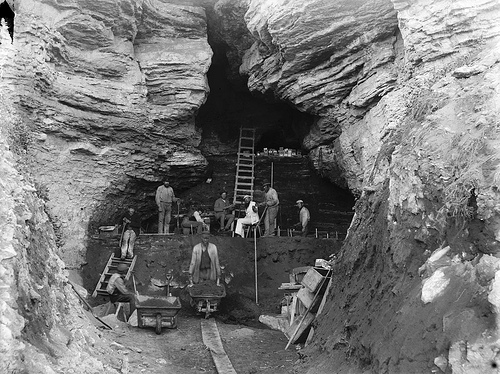 Archaeological excavation in 1891 of a Stone Age settlement in a cave at the island of Stora Karlsö in the Baltic Sea. Photo: Hjalmar Stolpe