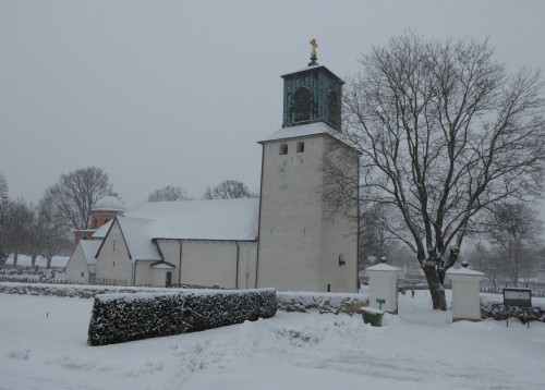 Spånga kyrka i vinterskrud. Foto Magnus Källström