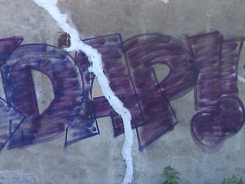 Klotter på en vägg - "DAP!!"