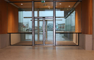 Den gemensamma entréen i Riksantikvarieämbetets och Riksutställningars nya lokaler i Visby.