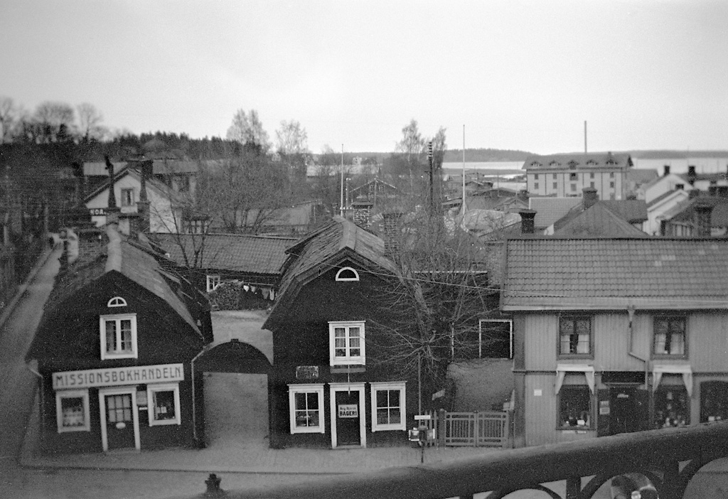 Buildings identified and located by a Flickr member in 2012: The Wallin houses in Norrtälje, Uppland, Sweden. Photo: Berit Wallenberg, 1930