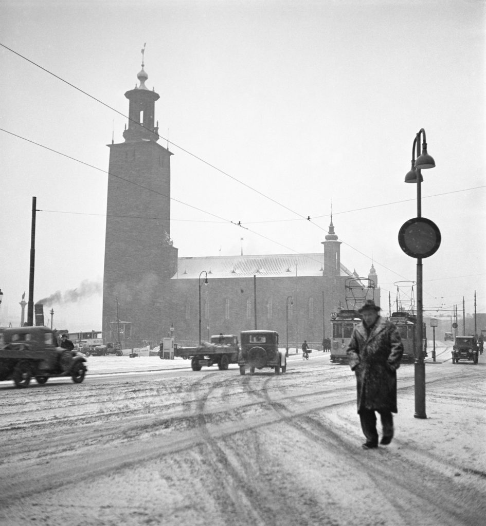 Stockholm City Hall in snow. Photo: Carl Gustaf Rosenberg, 1940s.